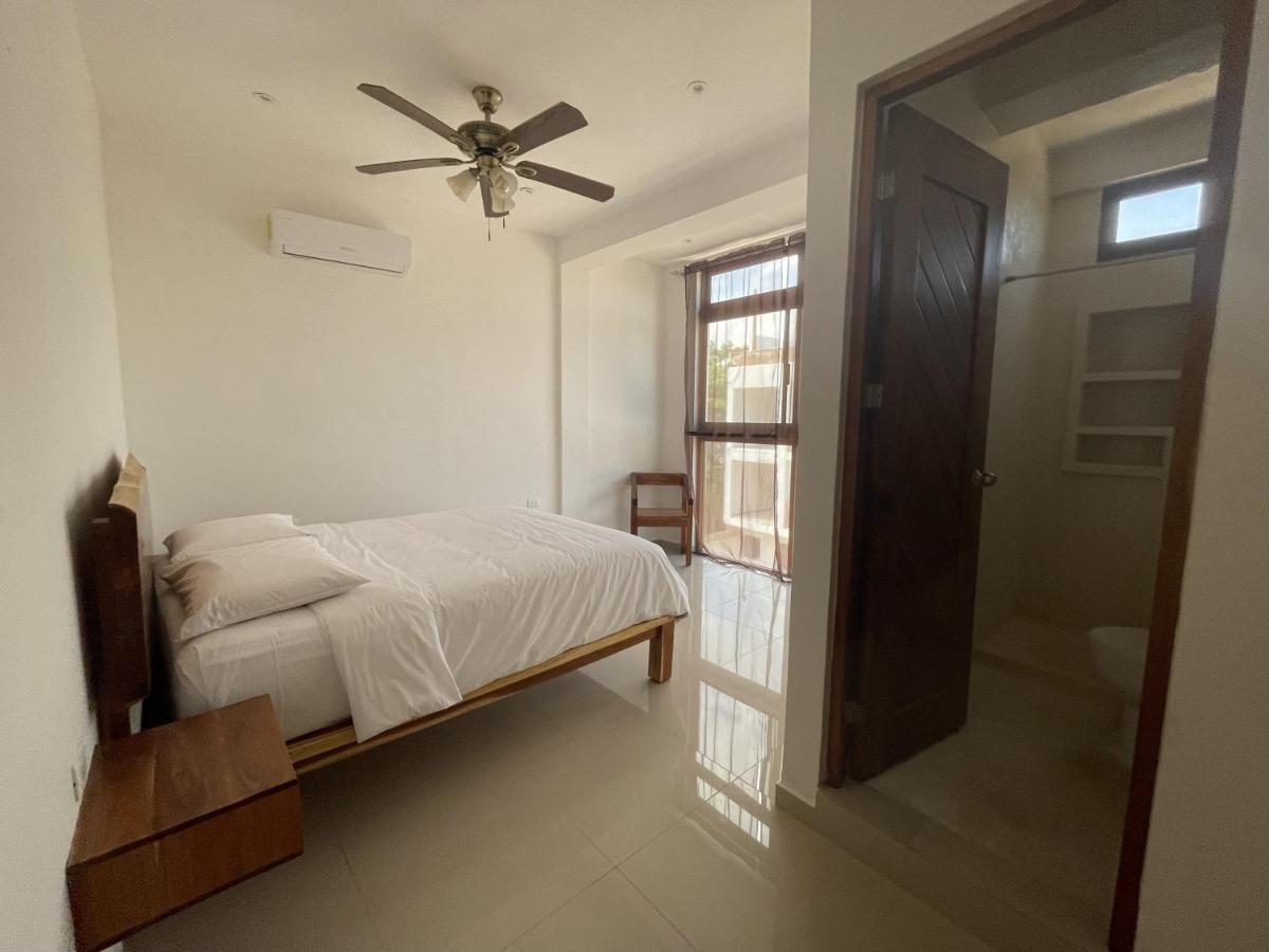 Mexhe Hotel El Cuyo Luaran gambar