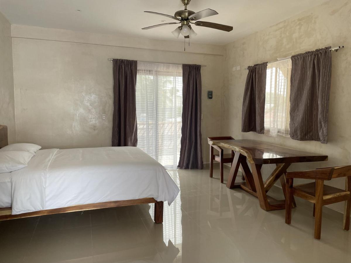 Mexhe Hotel El Cuyo Luaran gambar
