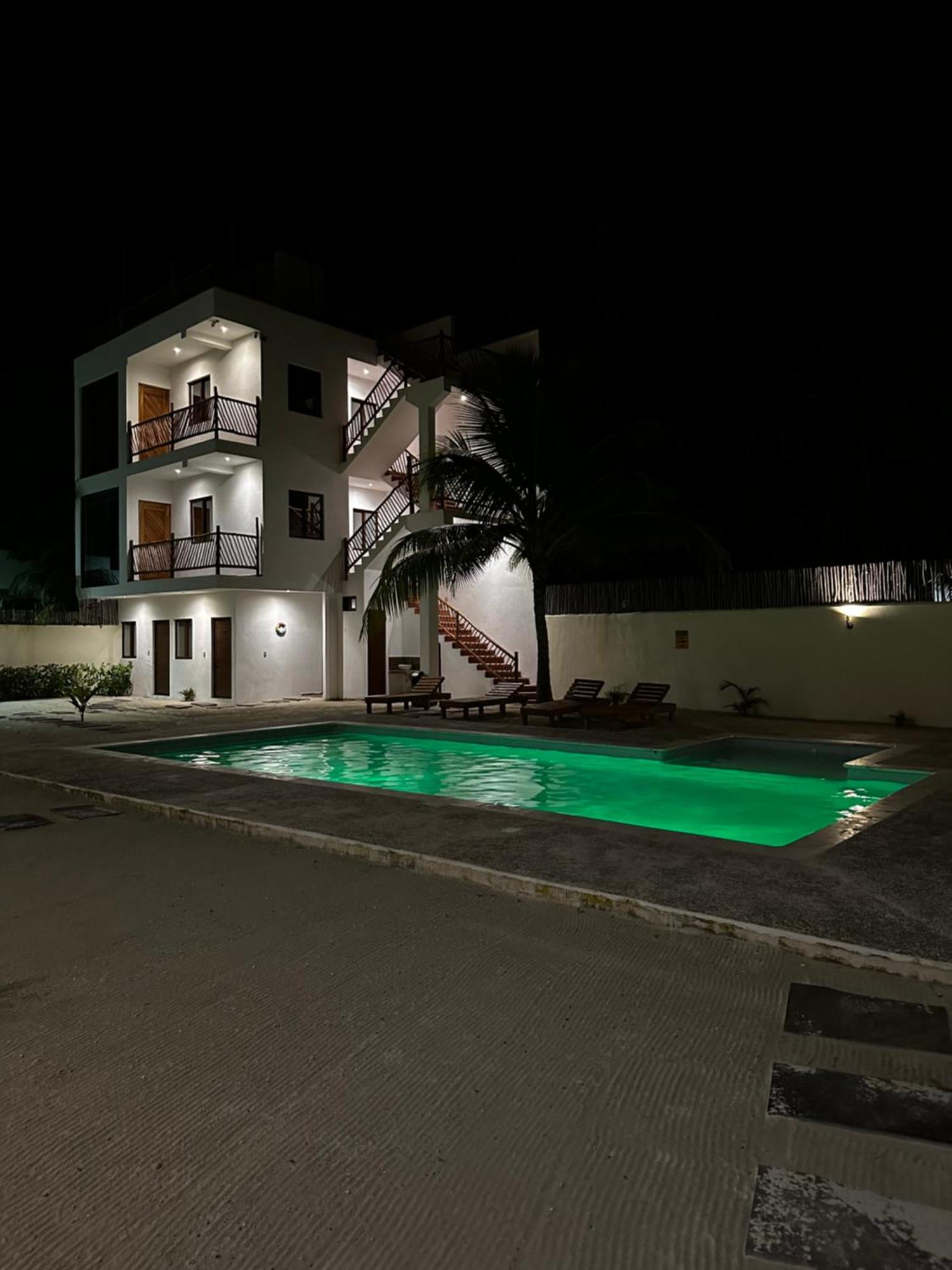 Mexhe Hotel El Cuyo Luaran gambar