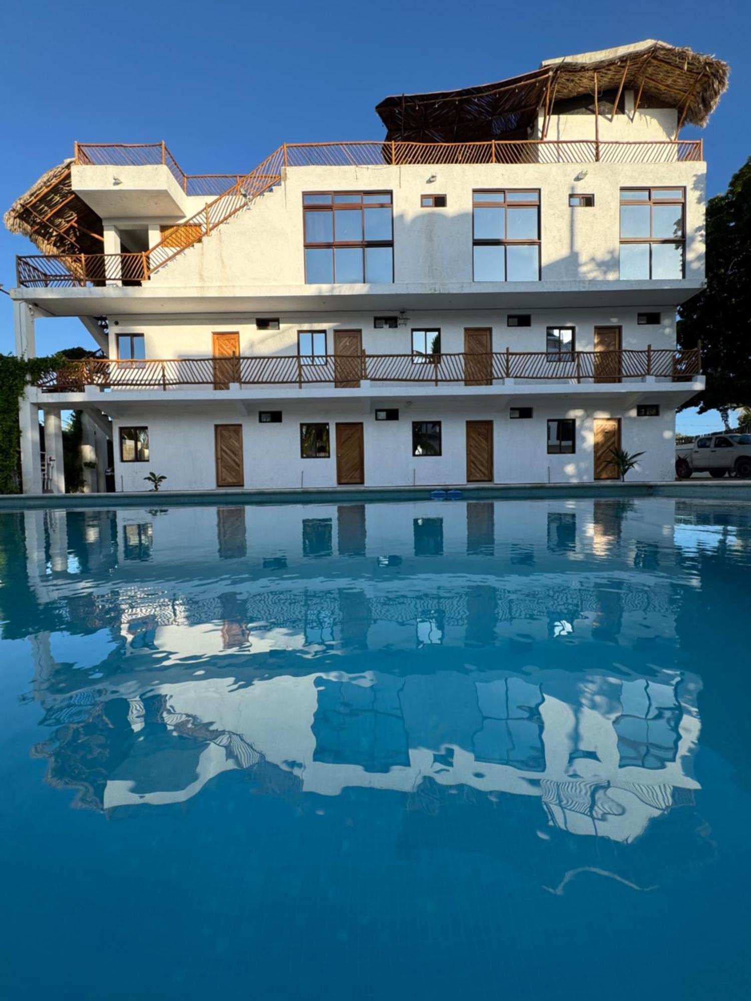 Mexhe Hotel El Cuyo Luaran gambar