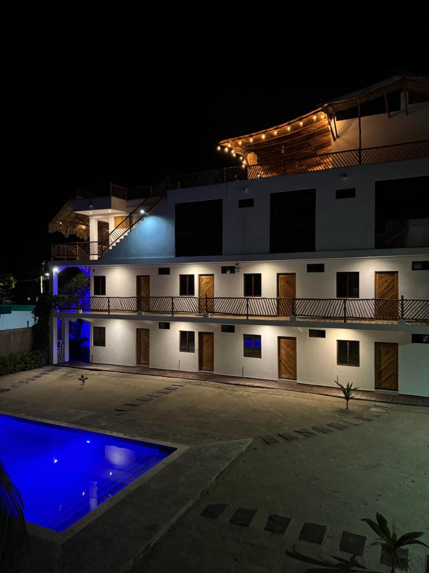 Mexhe Hotel El Cuyo Luaran gambar