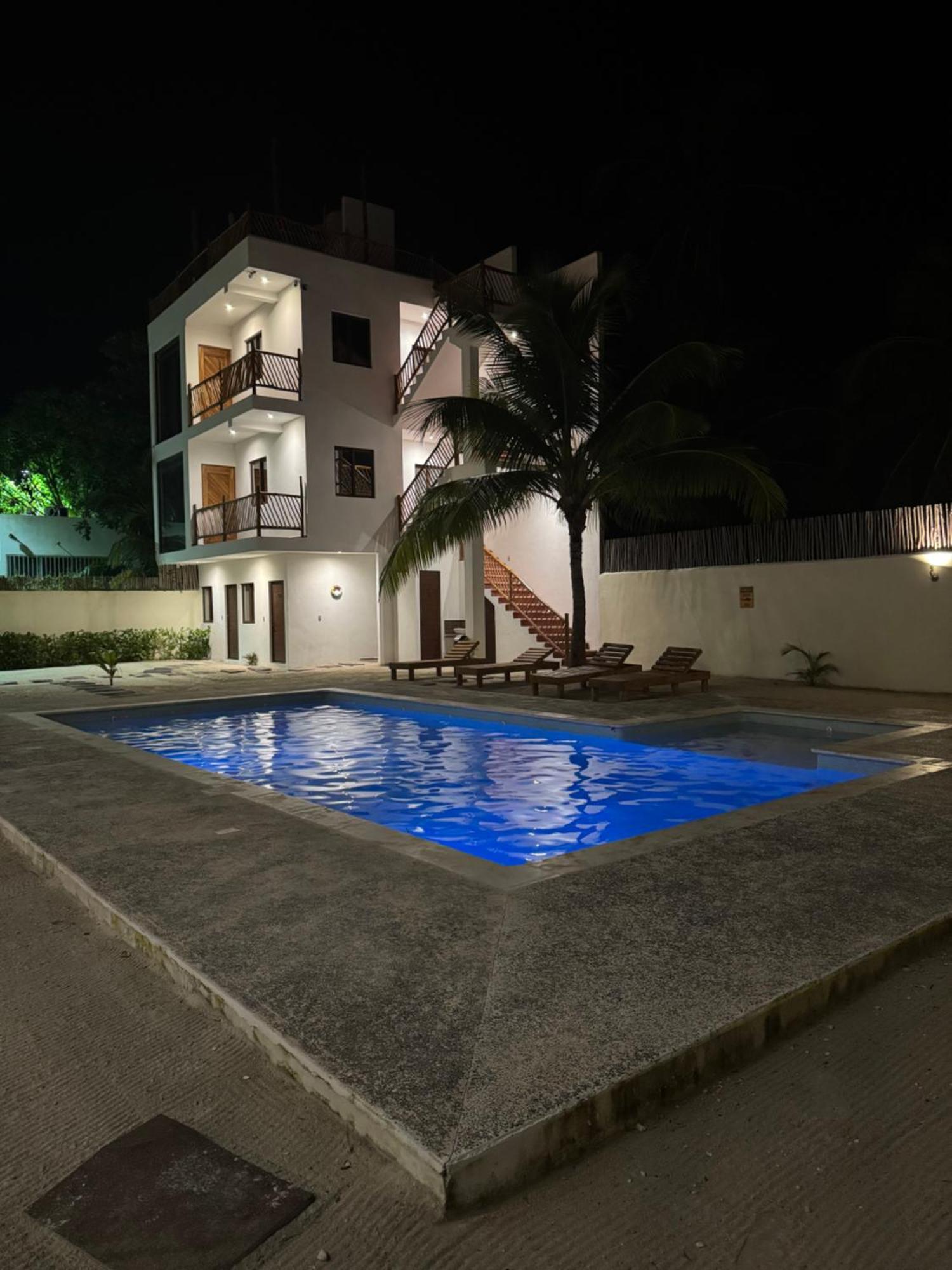 Mexhe Hotel El Cuyo Luaran gambar