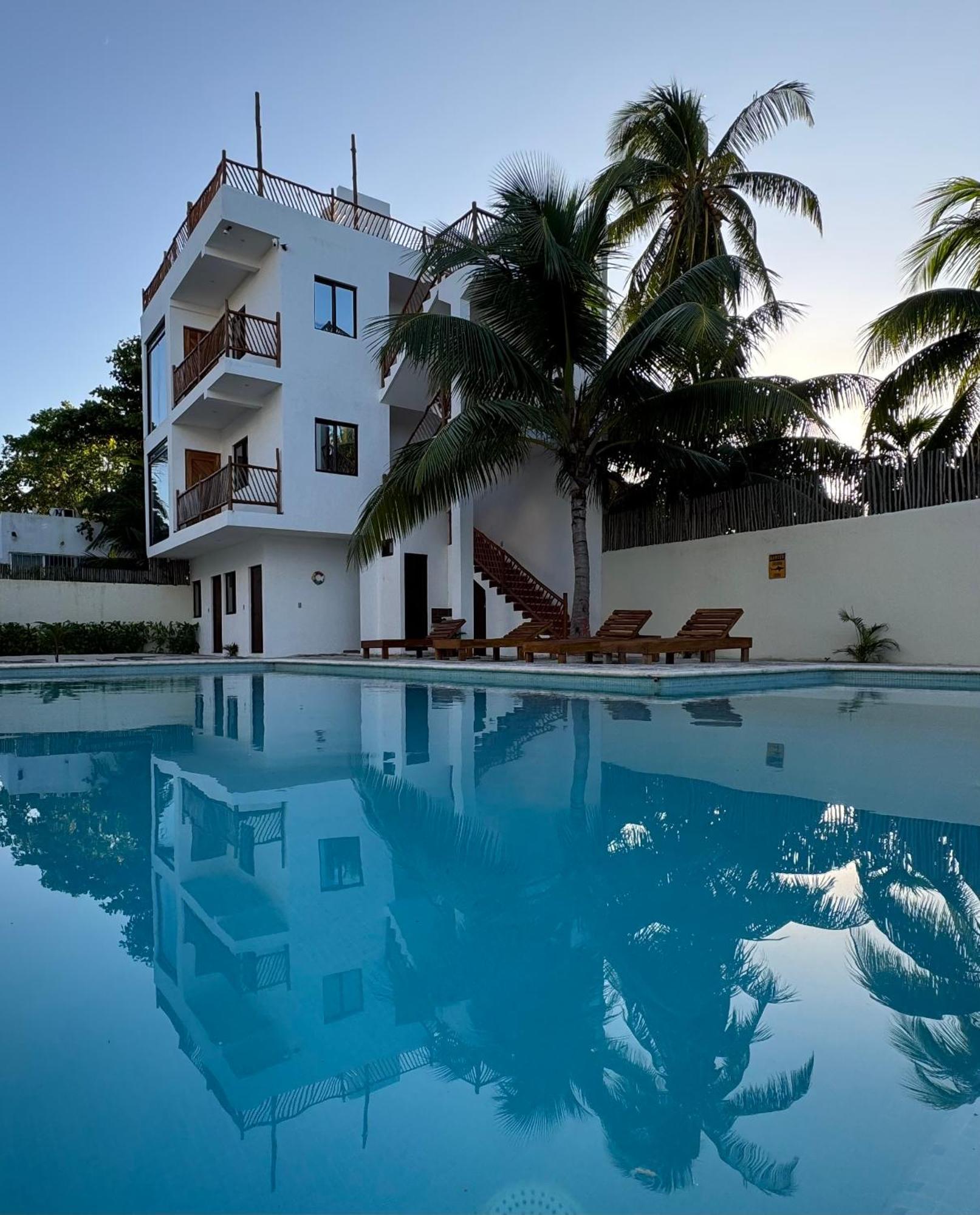 Mexhe Hotel El Cuyo Luaran gambar