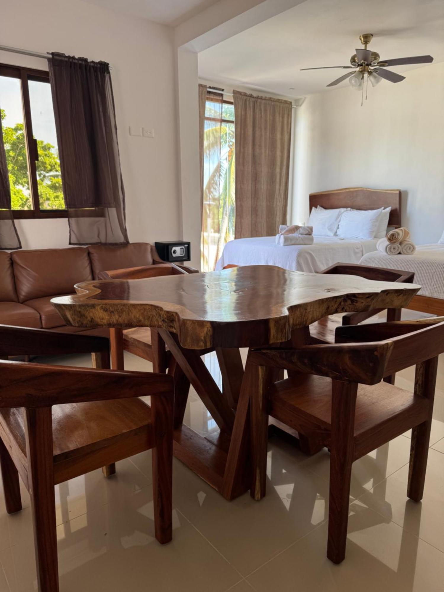 Mexhe Hotel El Cuyo Luaran gambar
