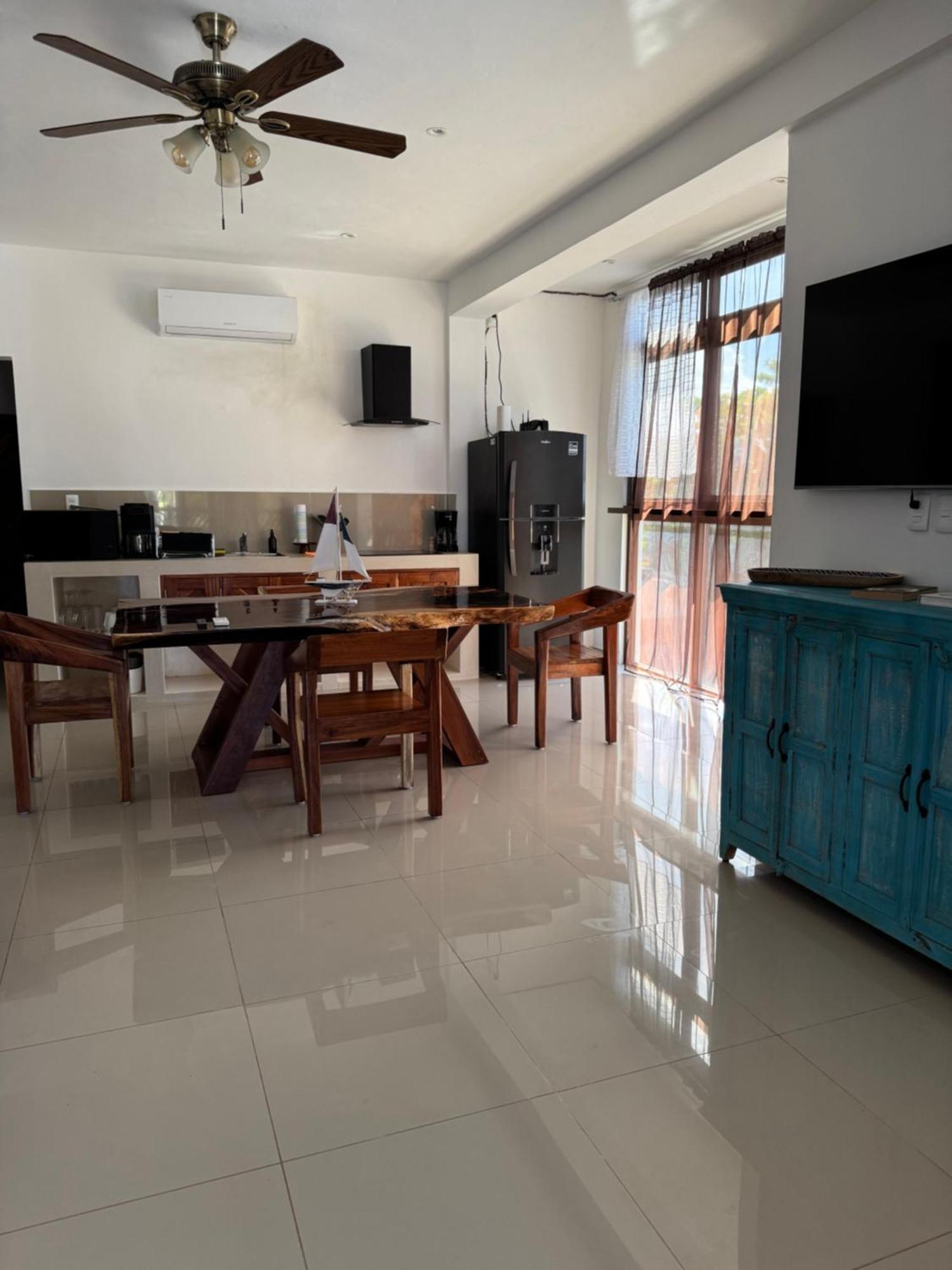 Mexhe Hotel El Cuyo Luaran gambar