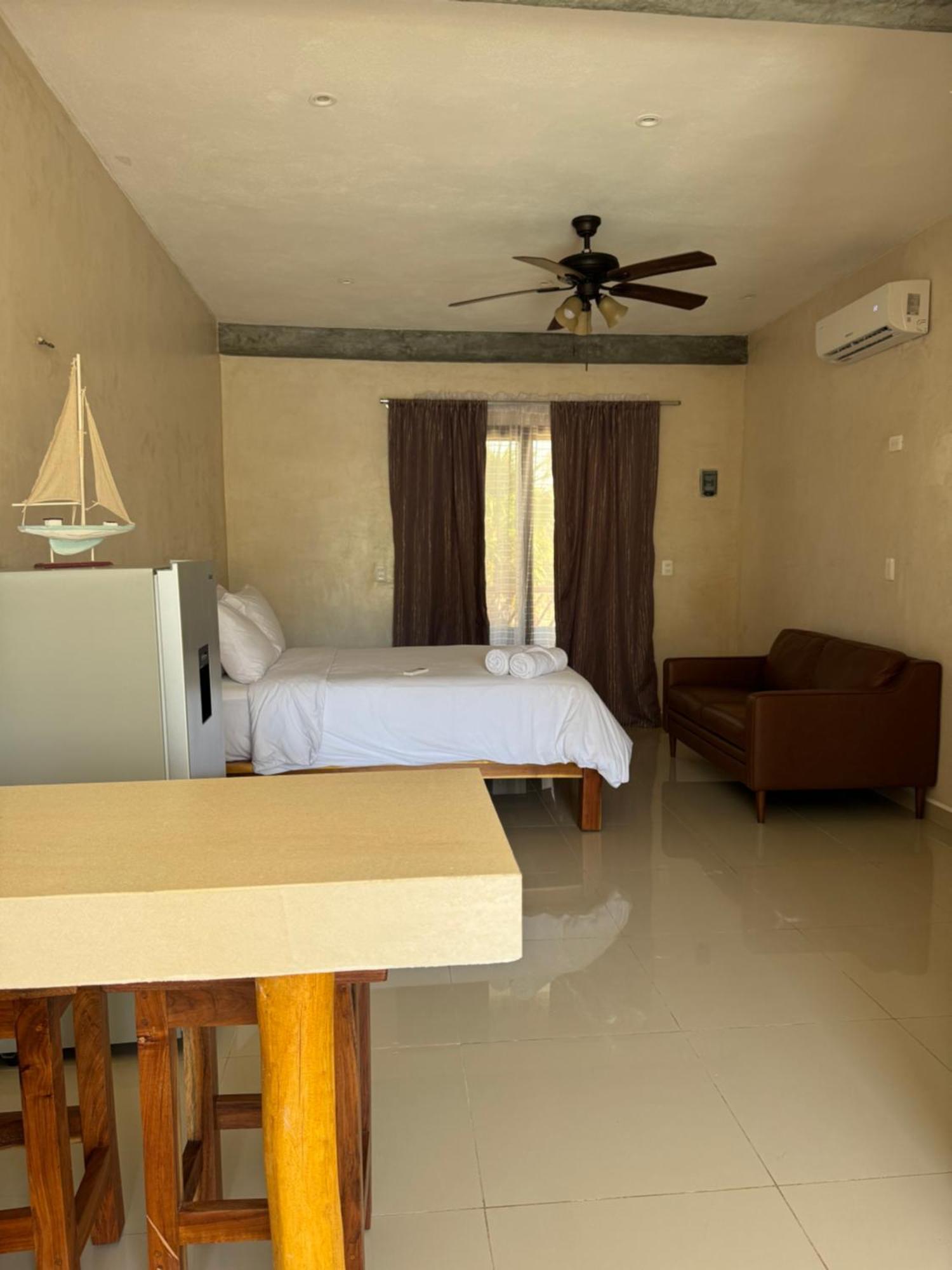 Mexhe Hotel El Cuyo Luaran gambar