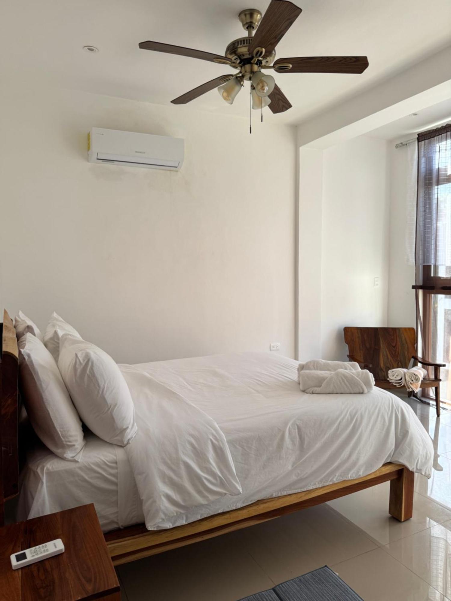 Mexhe Hotel El Cuyo Luaran gambar