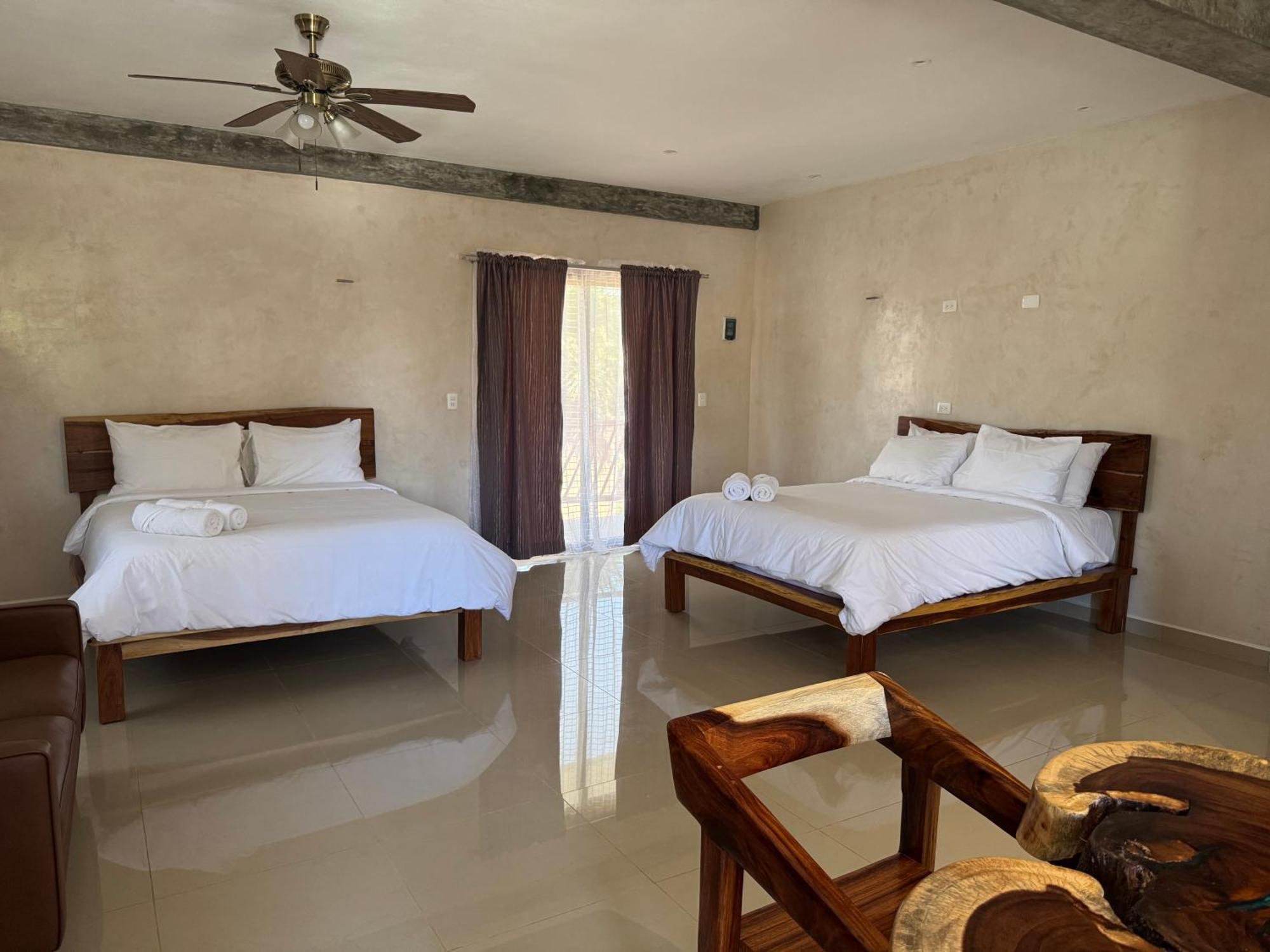 Mexhe Hotel El Cuyo Luaran gambar
