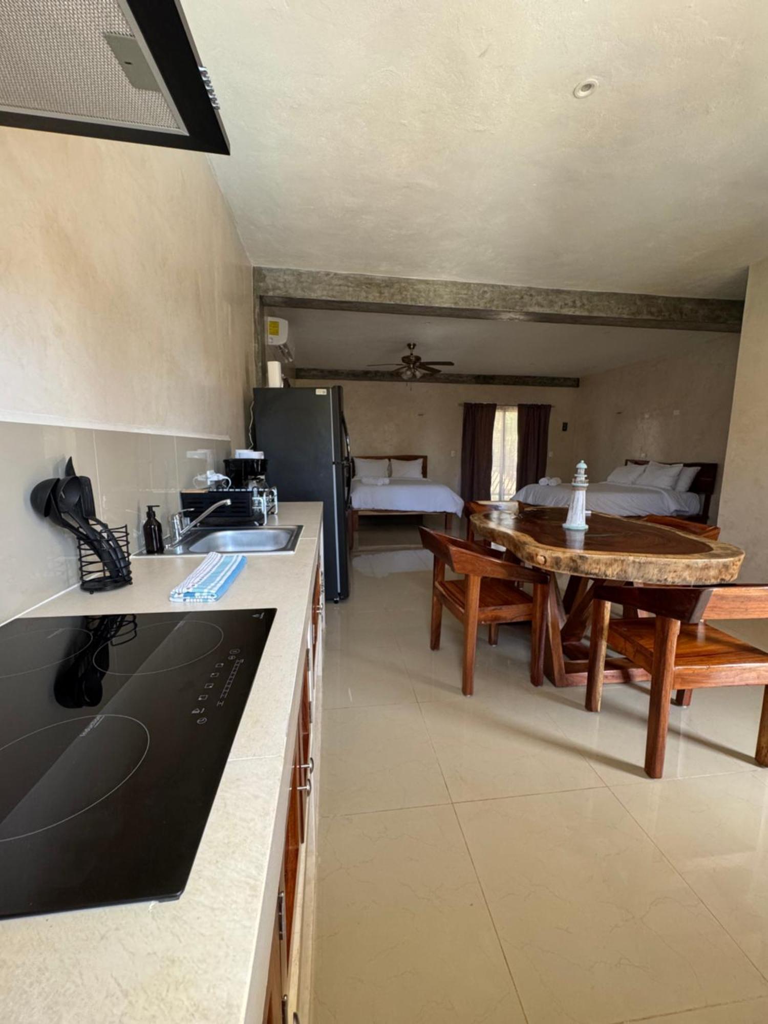 Mexhe Hotel El Cuyo Luaran gambar
