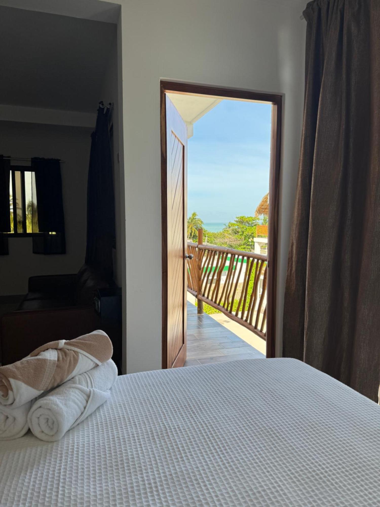 Mexhe Hotel El Cuyo Luaran gambar