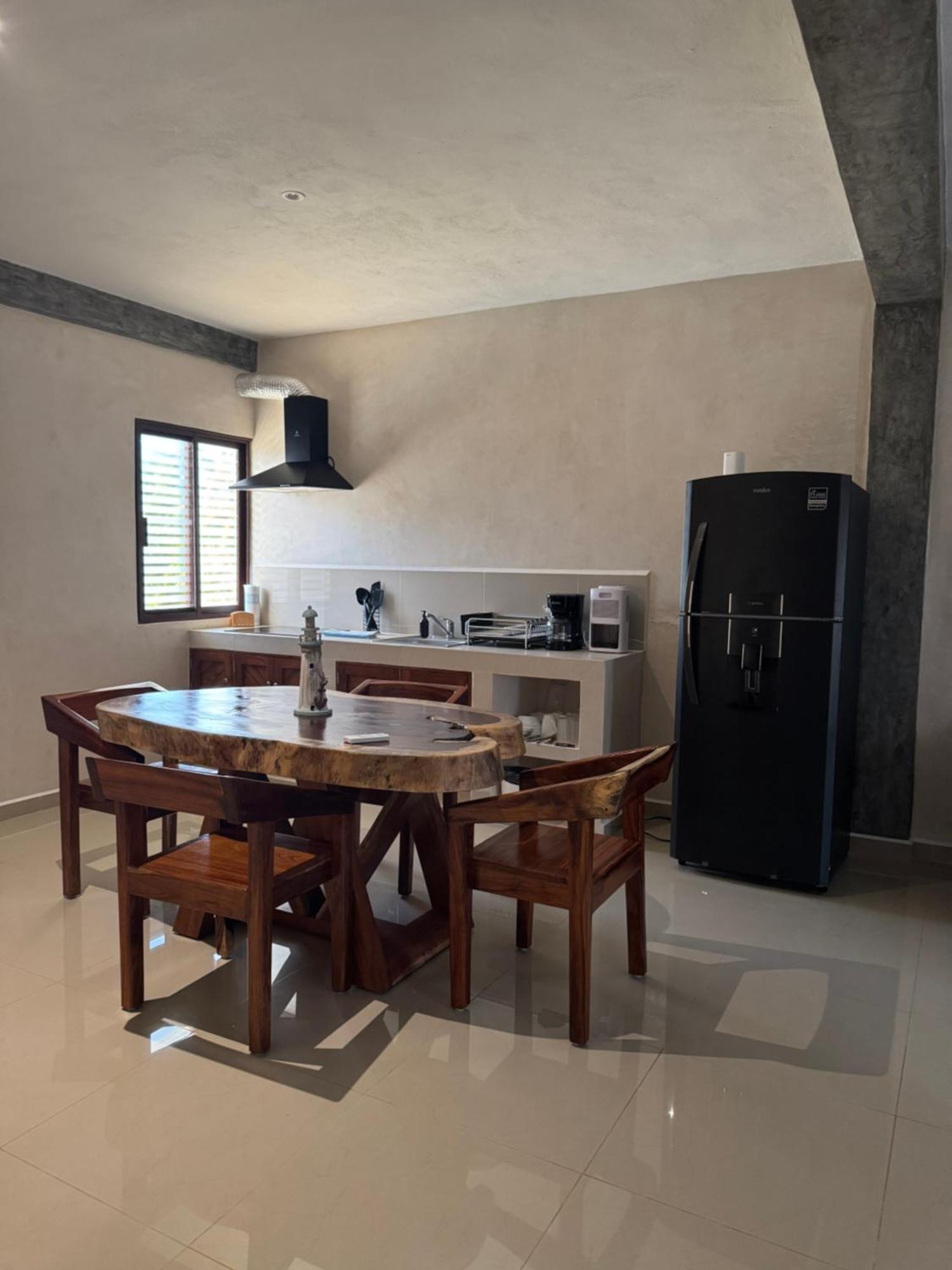 Mexhe Hotel El Cuyo Luaran gambar