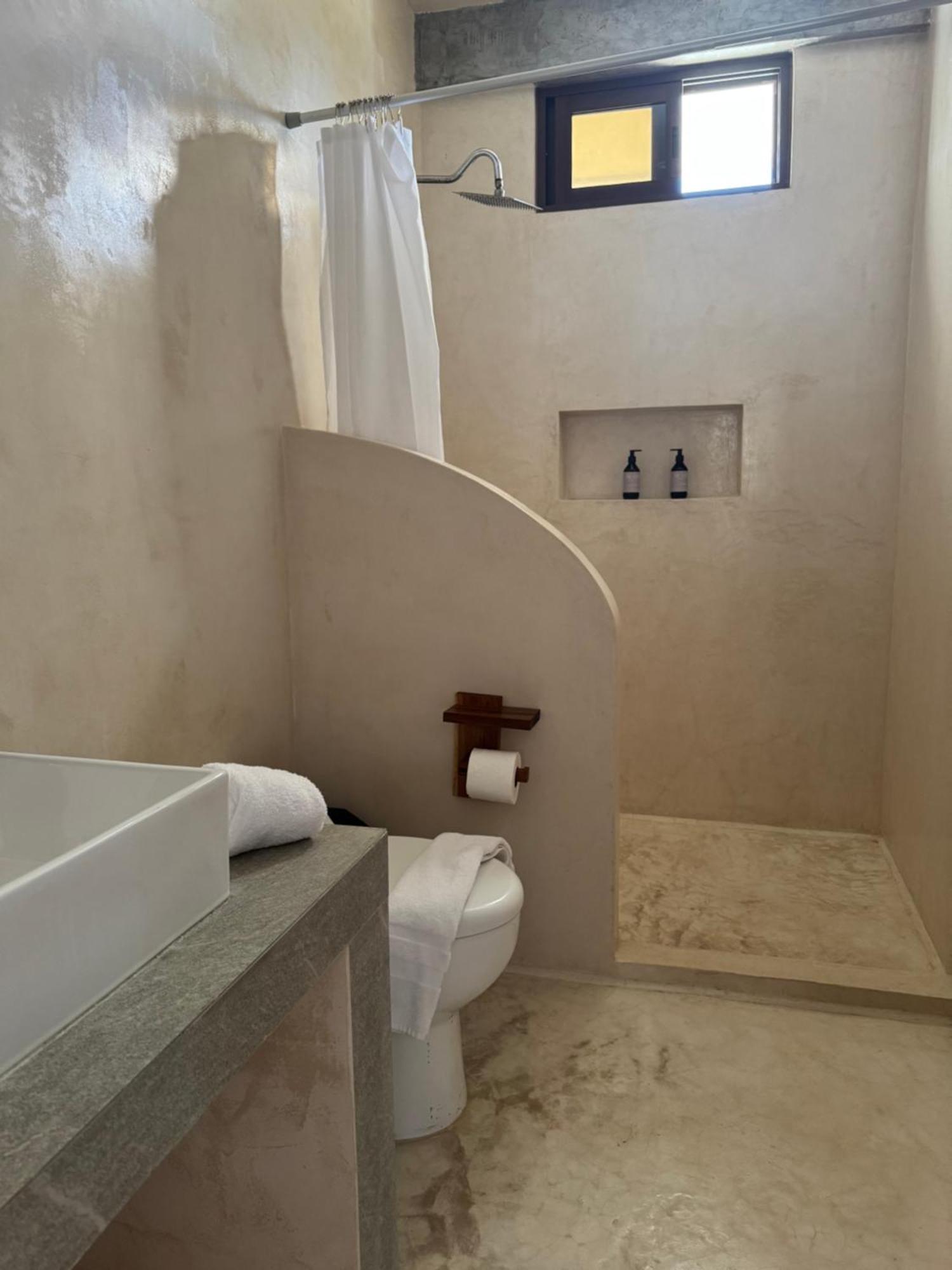 Mexhe Hotel El Cuyo Luaran gambar