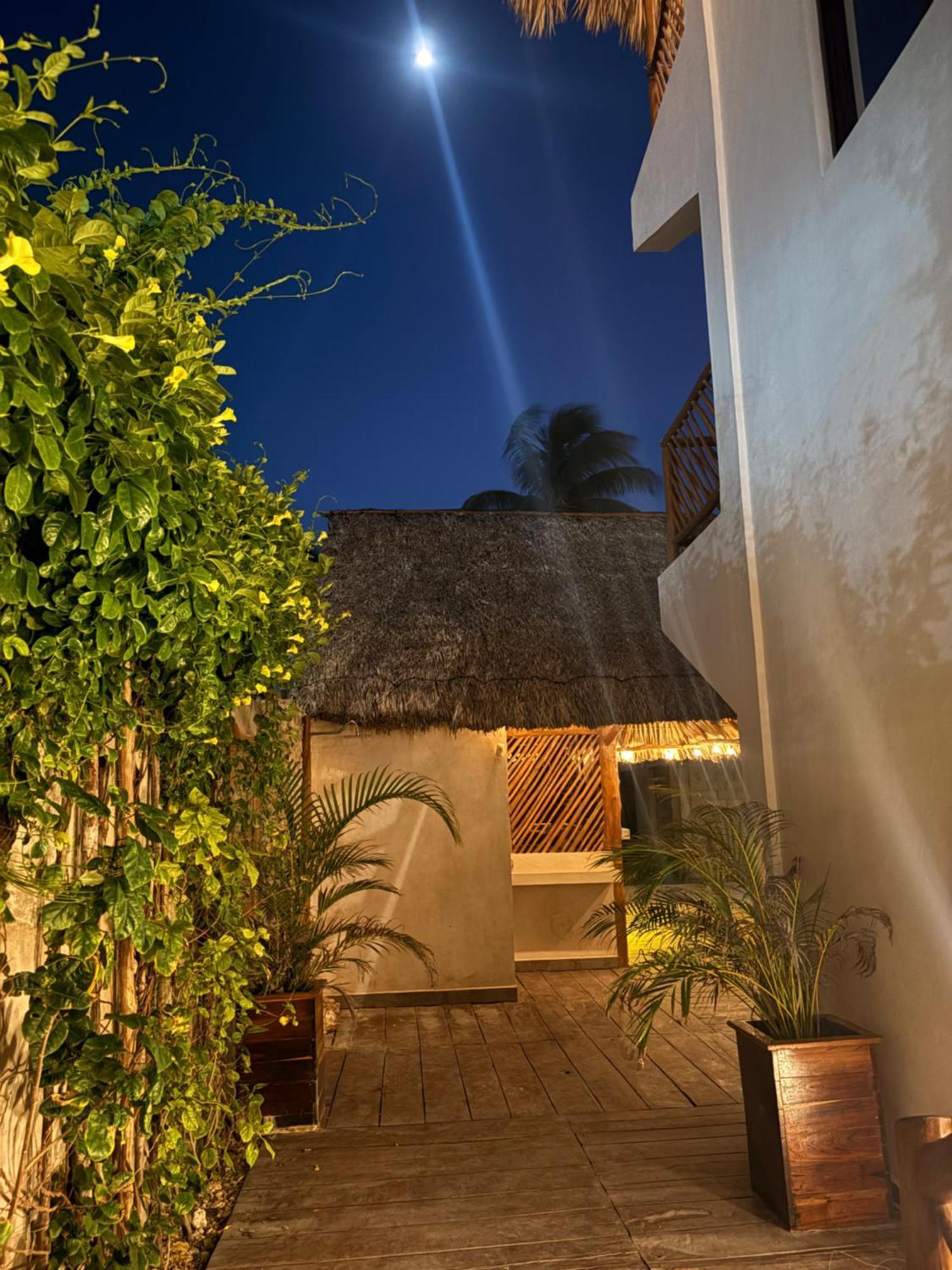 Mexhe Hotel El Cuyo Luaran gambar